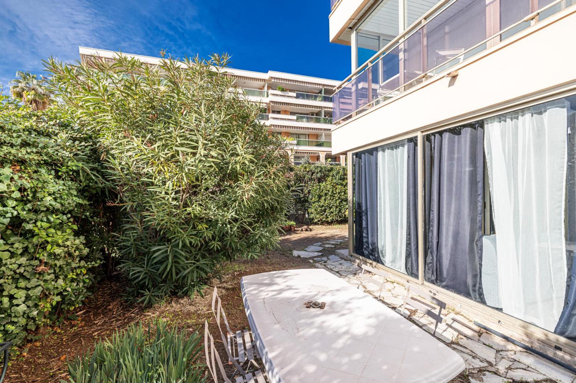 Le Globe Trotteur Apartamento Saint-Laurent-du-Var Exterior foto