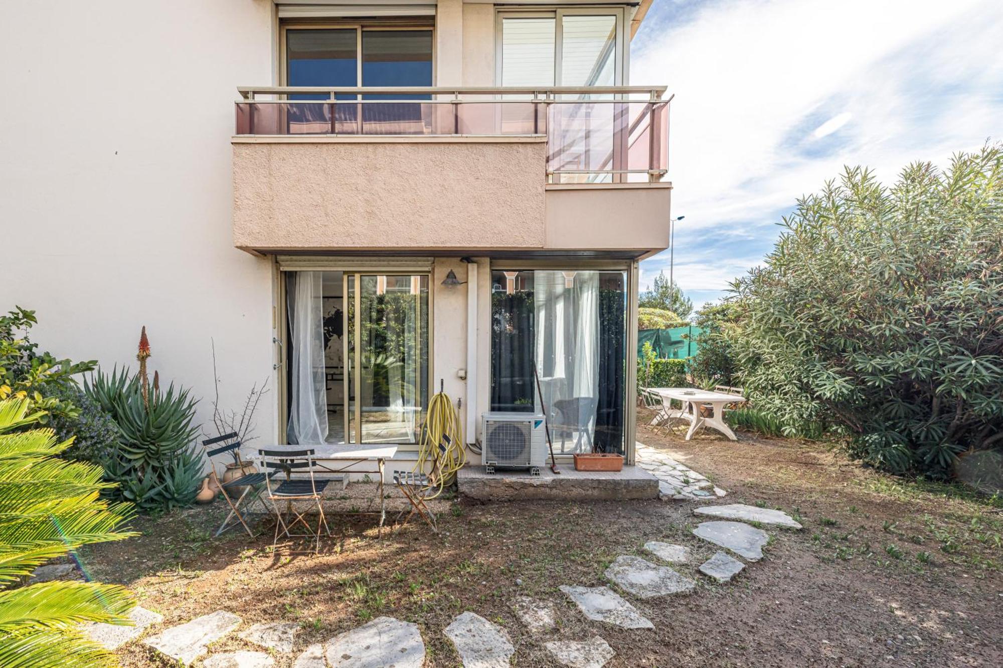 Le Globe Trotteur Apartamento Saint-Laurent-du-Var Exterior foto